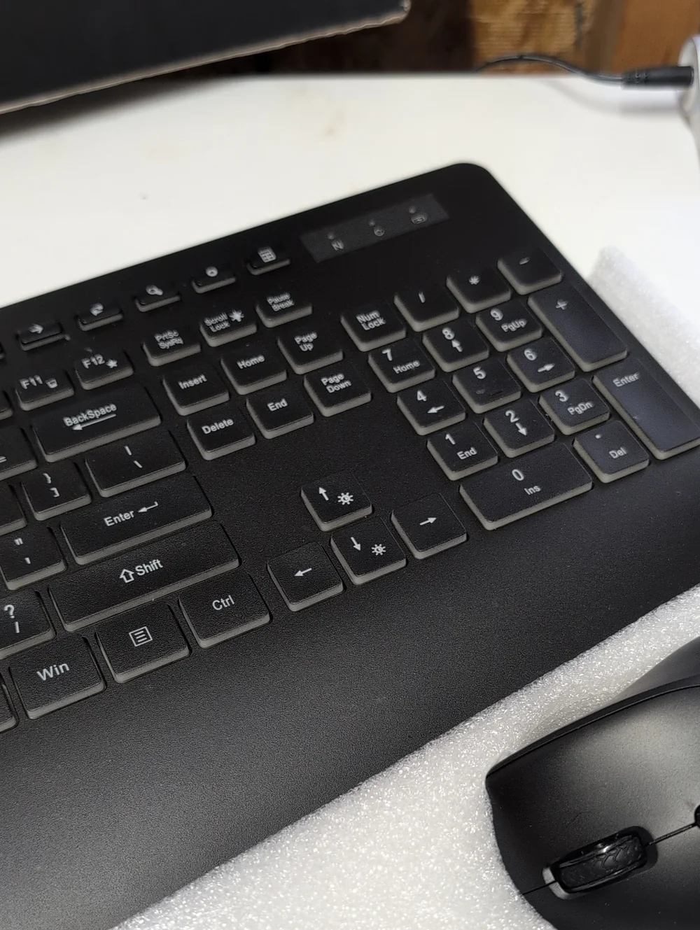 Black Wireless Keyboard and Mouse Combo. (95)
